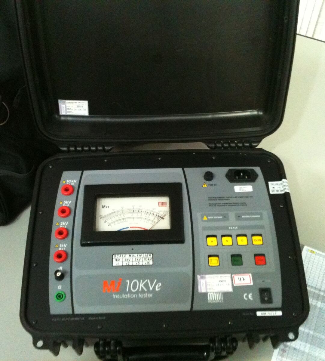 Megôhmetro digital Mi 10KVe da PROINT, instrumento usado em ensaios de isolamento